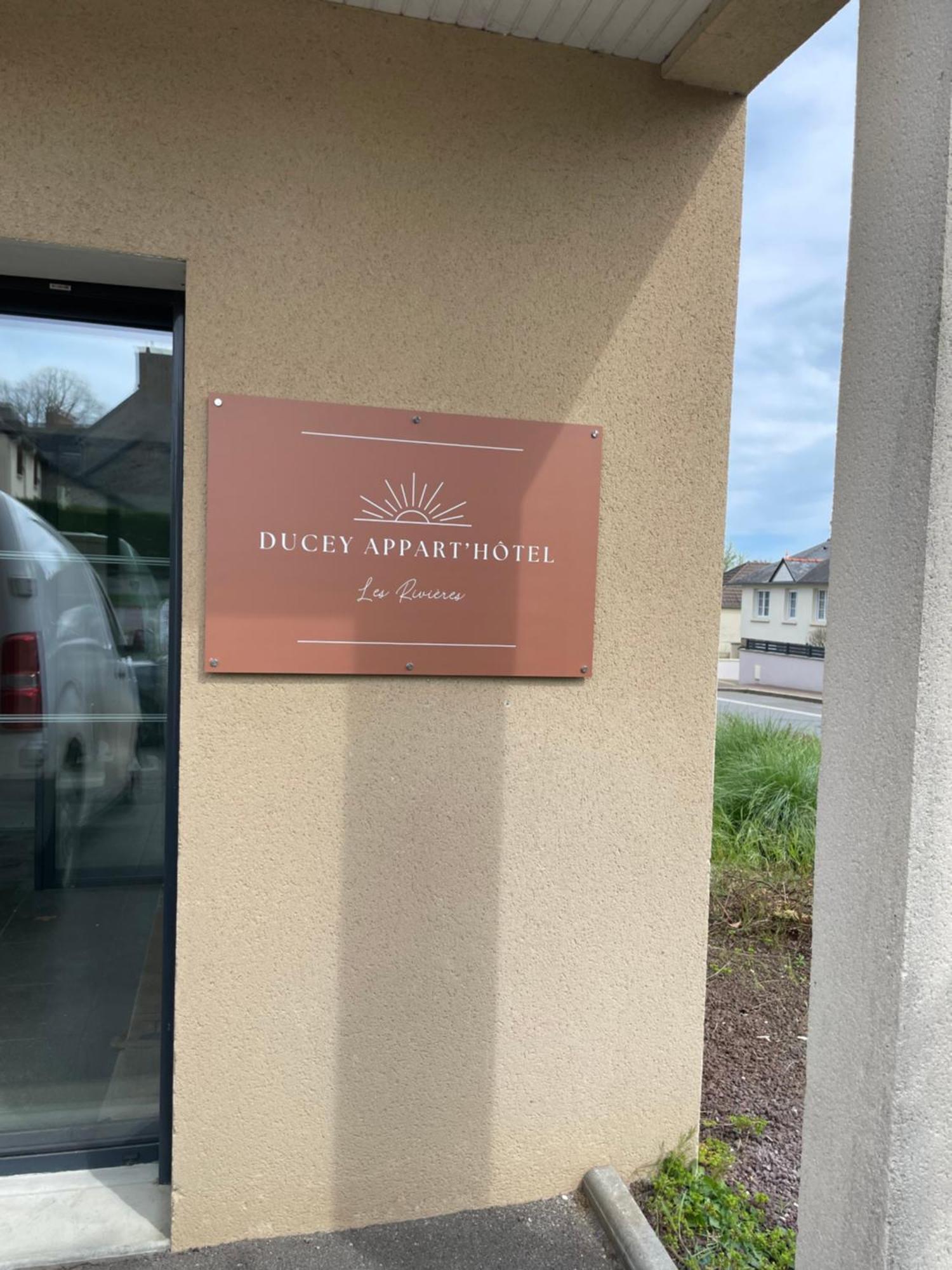 Ducey Appart'Hotel - Les Rivieres Exteriör bild